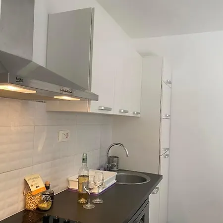 Prekrasan “marko” Sa Dvije Sobe * Σπλιτ