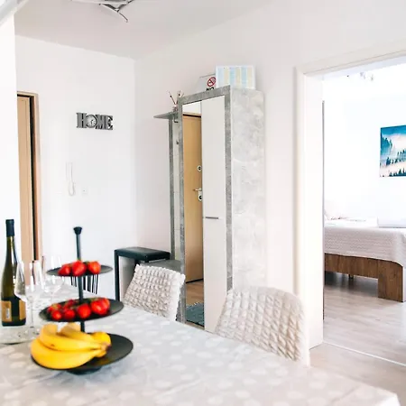 Prekrasan “marko” Sa Dvije Sobe Apartamento Split